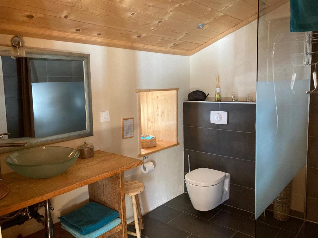 Vannituba majutusasutuses Relais de la Baume