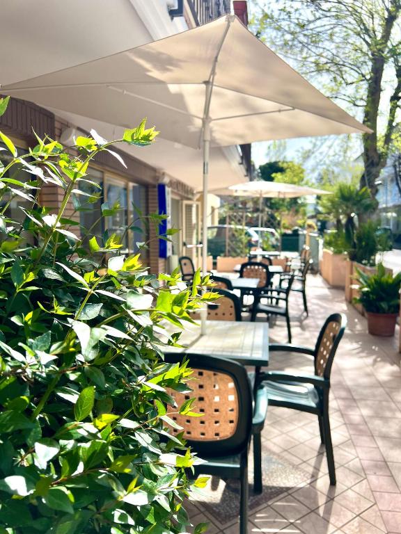 Restaurace v ubytování Hotel B&B Ardea Rimini