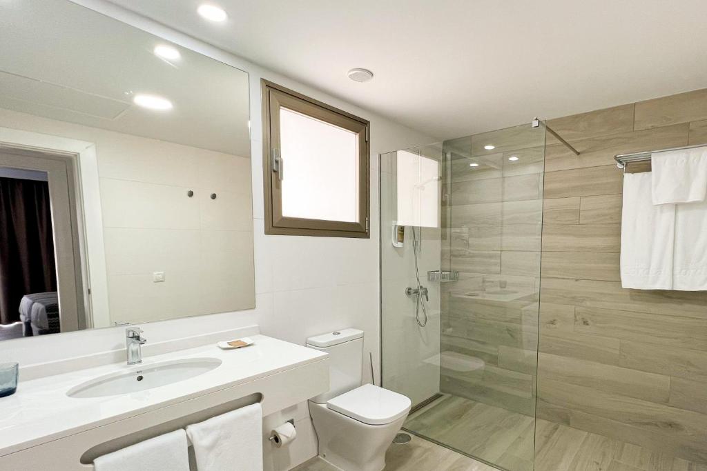 Kúpeľňa v ubytovaní Apartamentos Cordial Magec Taurito
