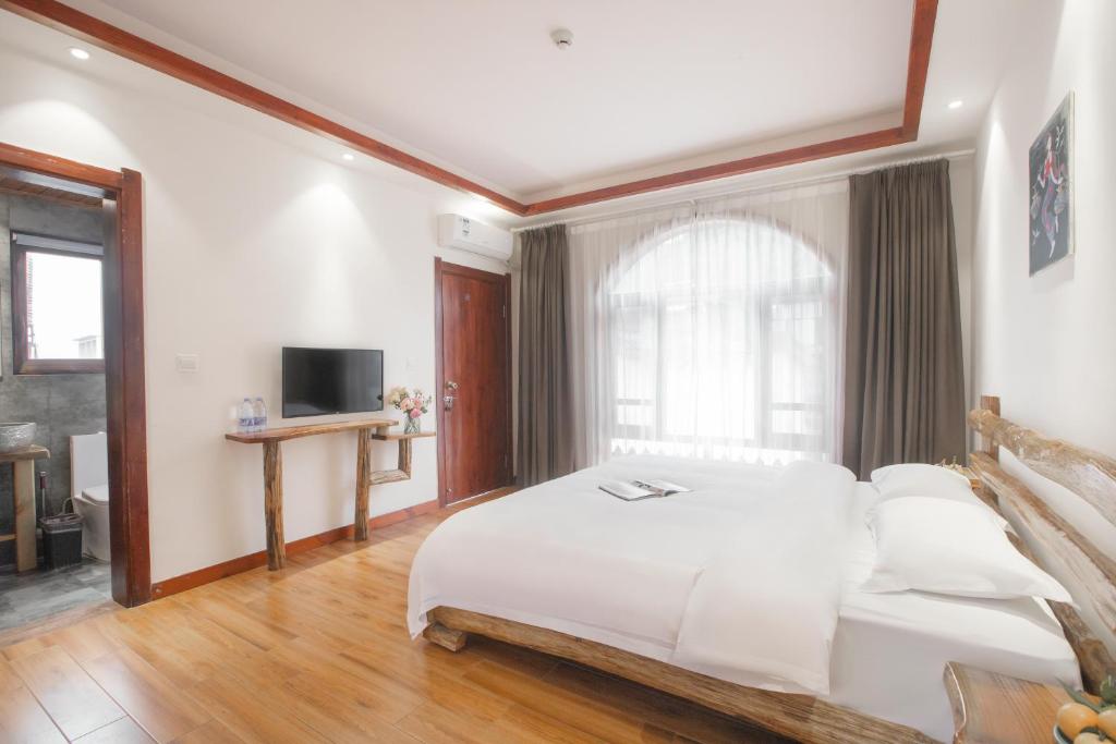 Yangshuo Xiao Long River Hotel - Chambre Double Avec Vue Sur La Montagne
