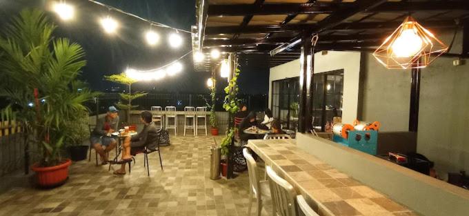 Restaurace v ubytování NYENYAK MRT Lebak Bulus Simatupang