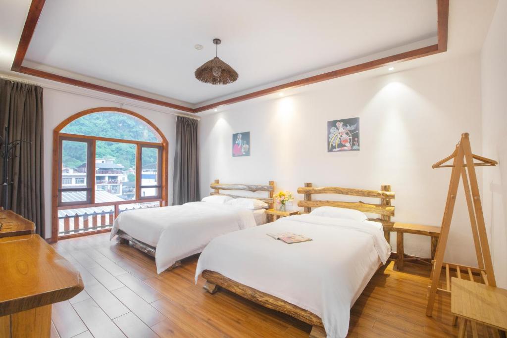 Yangshuo Xiao Long River Hotel - Chambre Jumelle Avec Vue Sur La Montagne