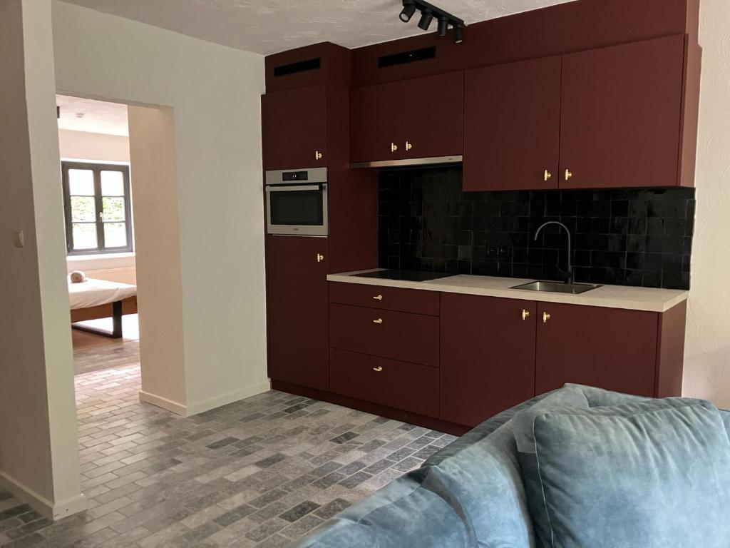 Kuchyň nebo kuchyňský kout v ubytování Cacele - La croisette 5 appartementen en 6 tweepersoonskamers