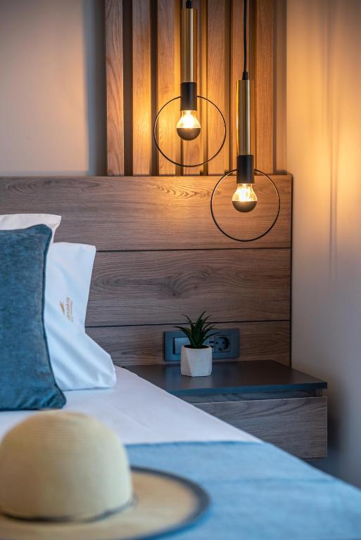 Litinakis Studios Sea View & Litinakis Studios Garden View 700 meters away - Deluxe One-Bedroom Apartment With Garden View