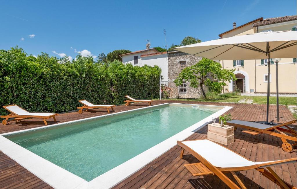 Bazén v ubytování Cozy Home In Rieti With Kitchen nebo v jeho okolí