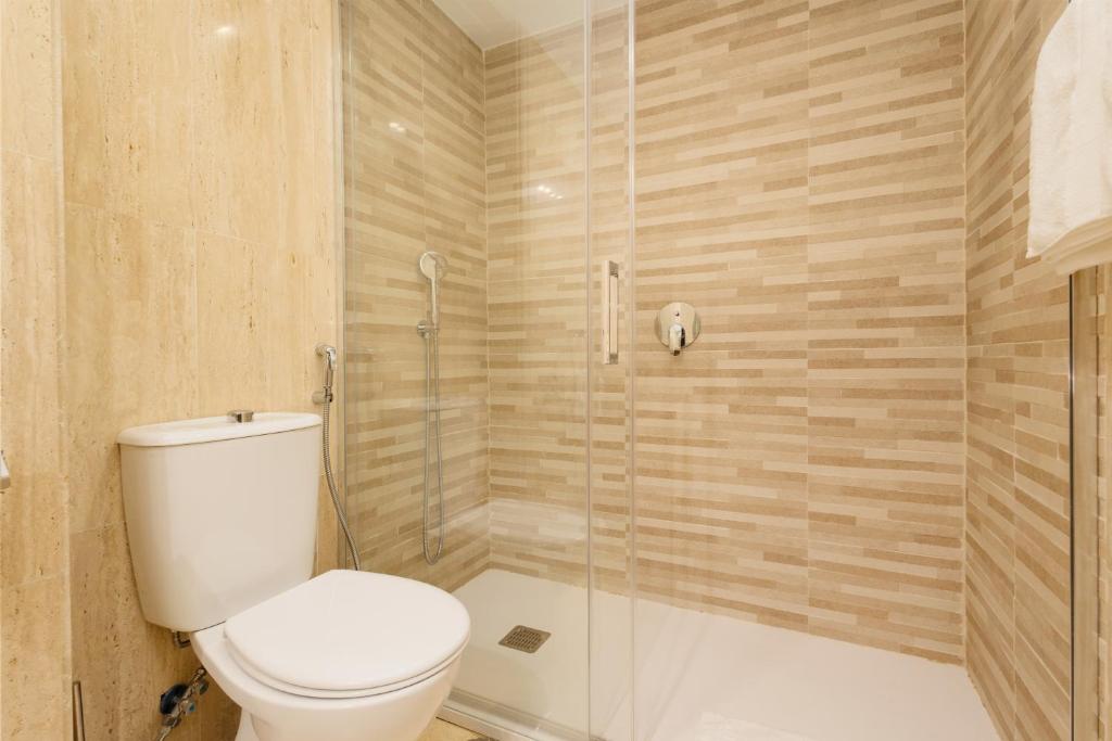 Kúpeľňa v ubytovaní Apartment with pool and private terrace with sea views in Elviria