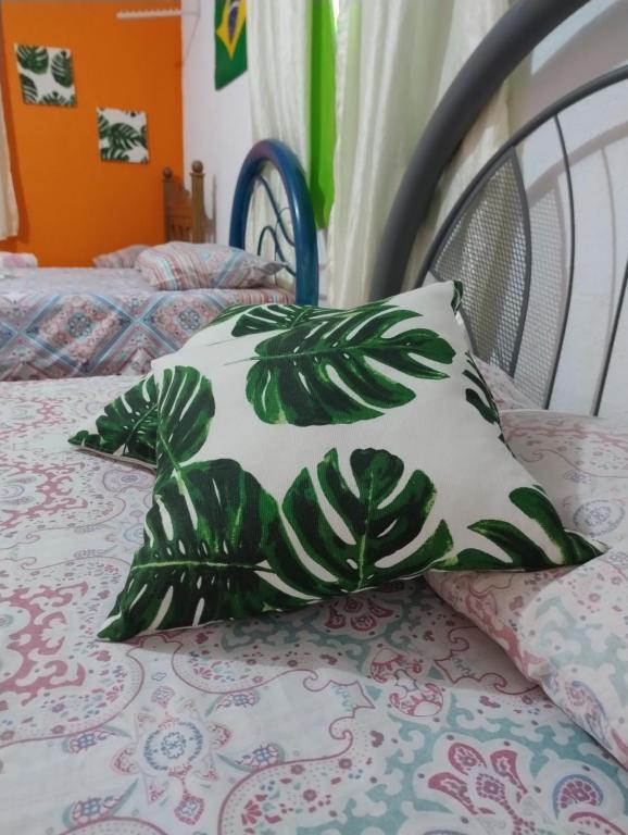 Perto Do Aeroporto De Salvador - Dona Pitanga Hostel - Dreifachzimmer Mit Privatem äußerem Badezimmer