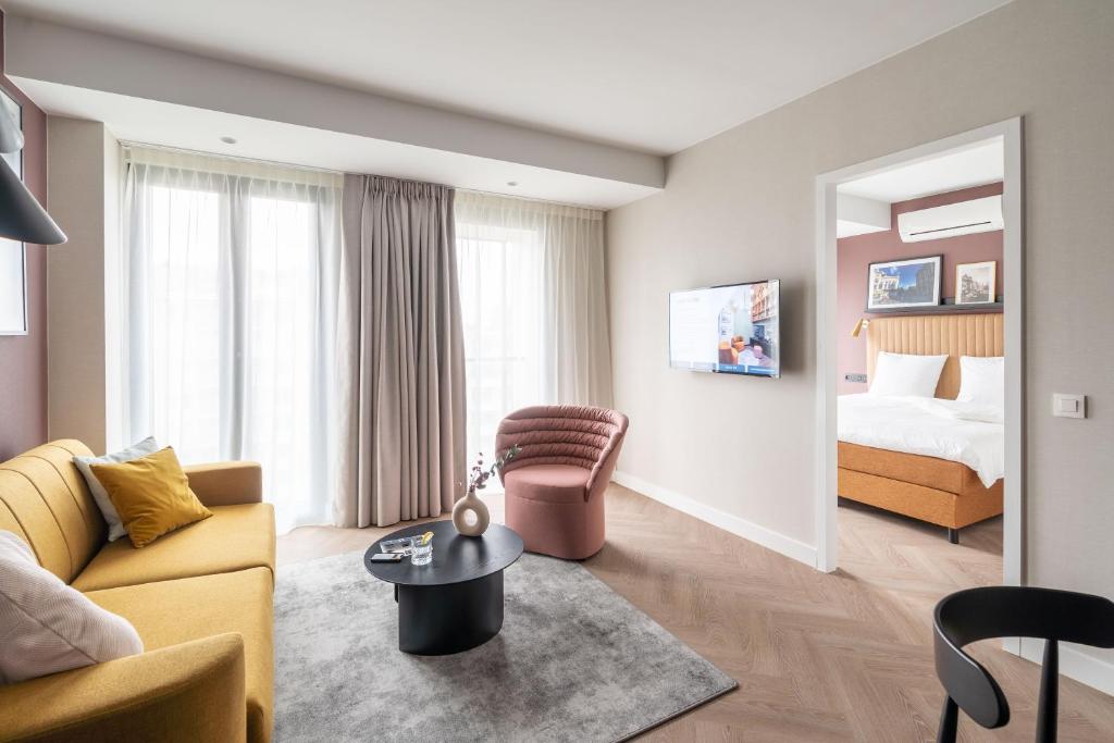 YAYS Antwerp Opera by Numa - Resim 45