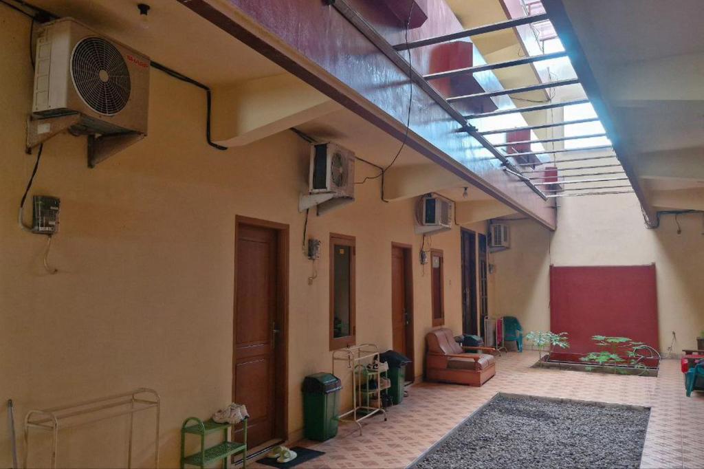 Foto dalla galleria di Reddoorz at Griya Kampar Madiun a Madiun