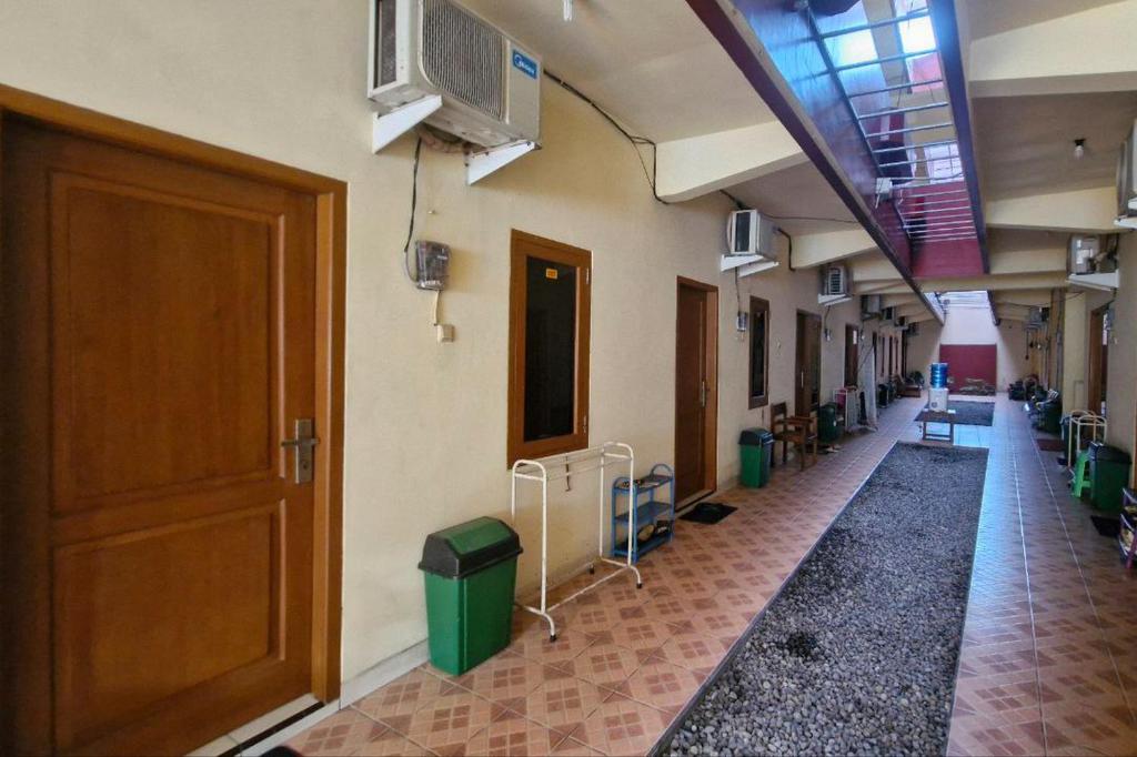 Foto dalla galleria di Reddoorz at Griya Kampar Madiun a Madiun