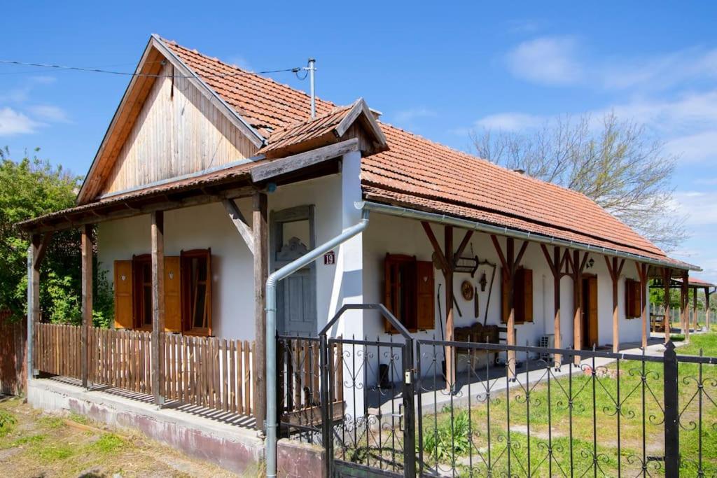 Tulipános Porta 3386 Sarud, 19 Kossuth út kép - 1