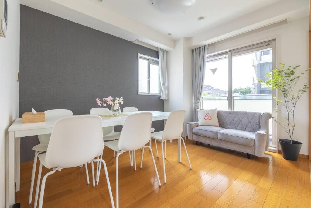 Et opholdsområde på SKY GATE Azabu