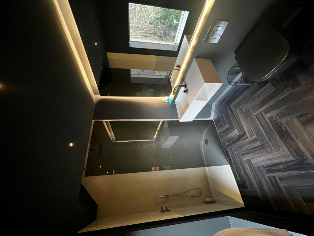 Luxury Villa in Central Woodstock photo photo 3