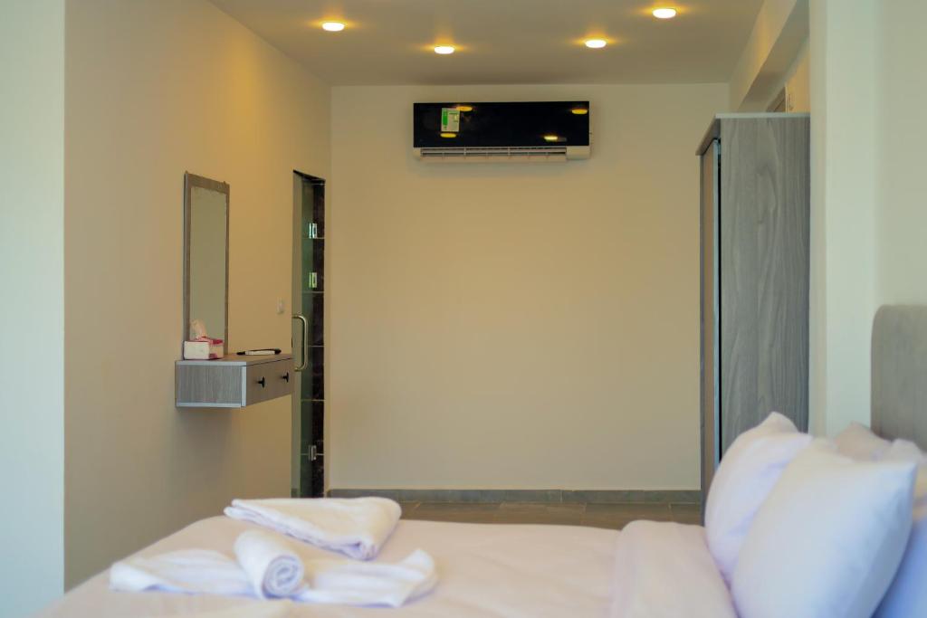 garden pyramid view - 15