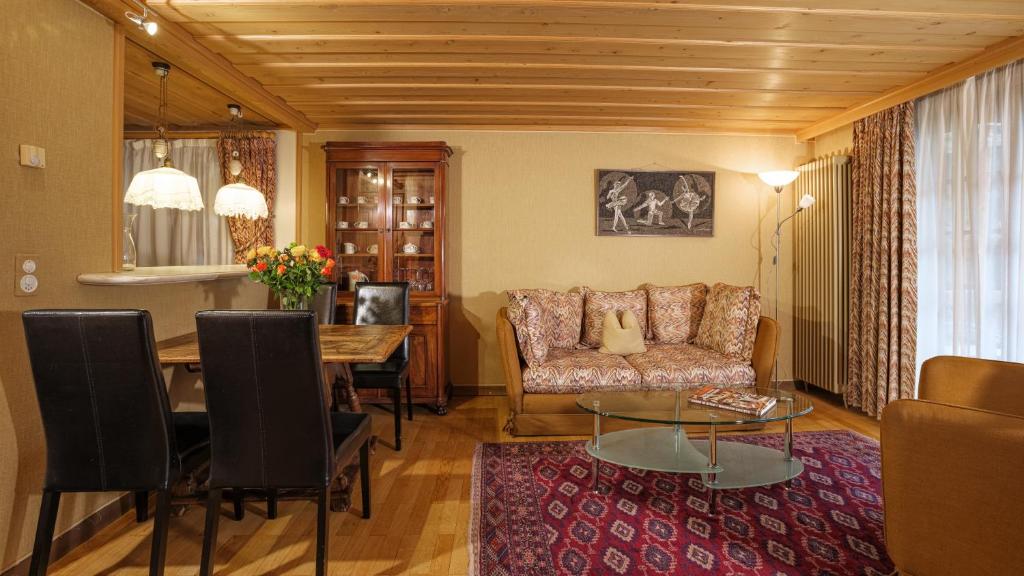 Posezení v ubytování Chalet Kisseye by Zermatt Premium Apartments