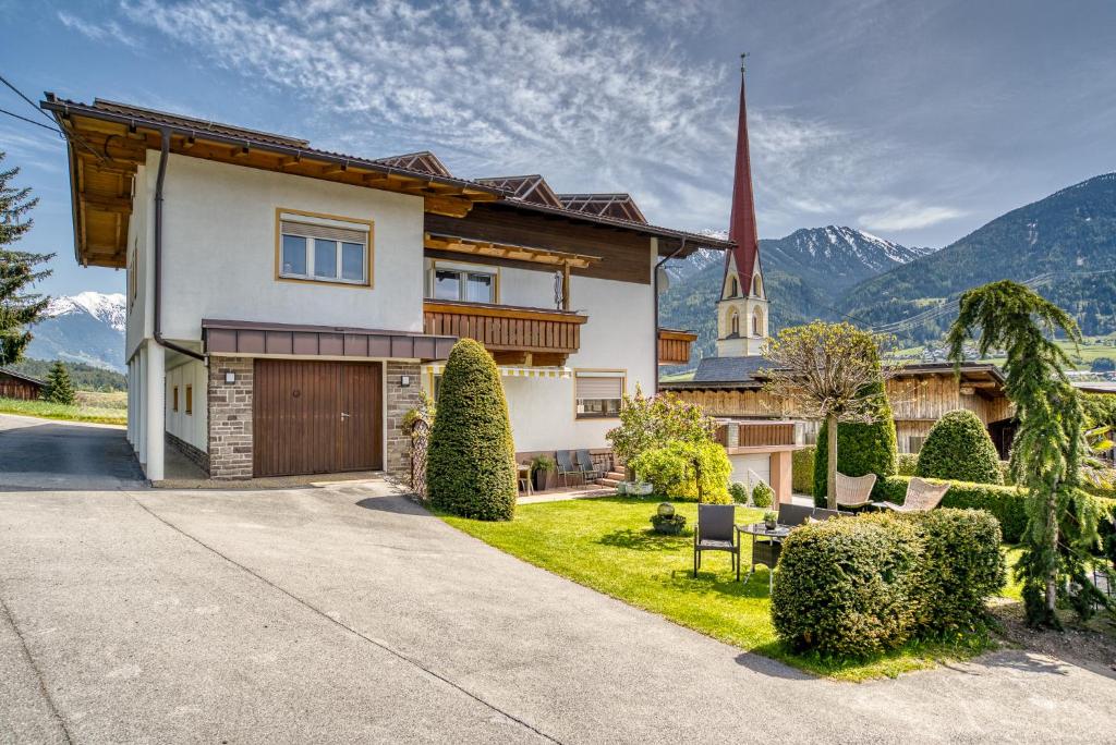 Nespecifikovaný výhled na hory nebo výhled na hory při pohledu z apartmánu