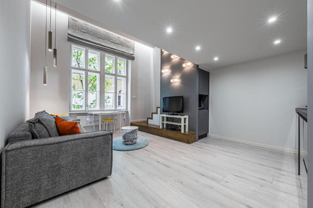 District 6th Sense Apartment - Housity