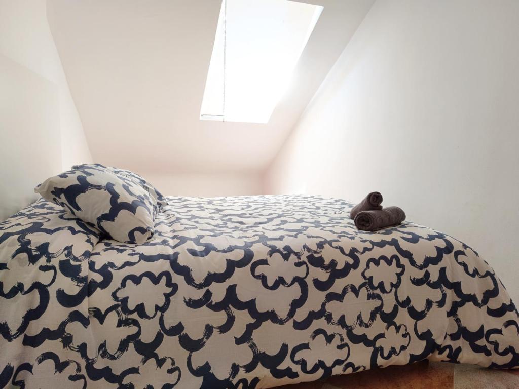 Posteľ alebo postele v izbe v ubytovaní INMOGEST - Apartamento Mar Golondrinas - Parking free