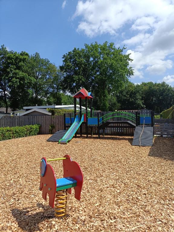 Herní místnost nebo prostor pro děti v ubytování Vakantiehuisje Veluwe, Alleen Voor Recreatie