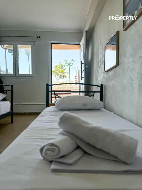 Postel nebo postele na pokoji v ubytování Beachfront Retreat #Propertly