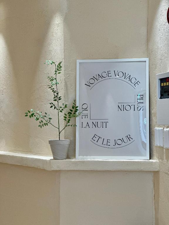 Certifikát, hodnocení, plakát nebo jiný dokument vystavený v ubytování Hoho House