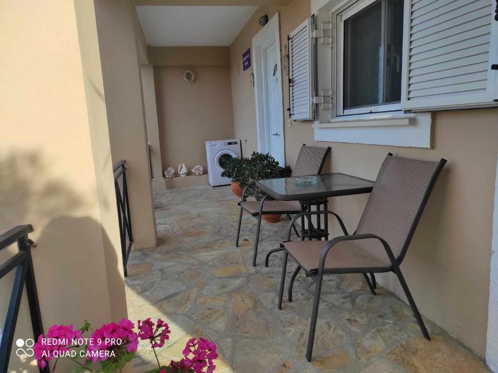 A balcony or terrace at Marilena's house