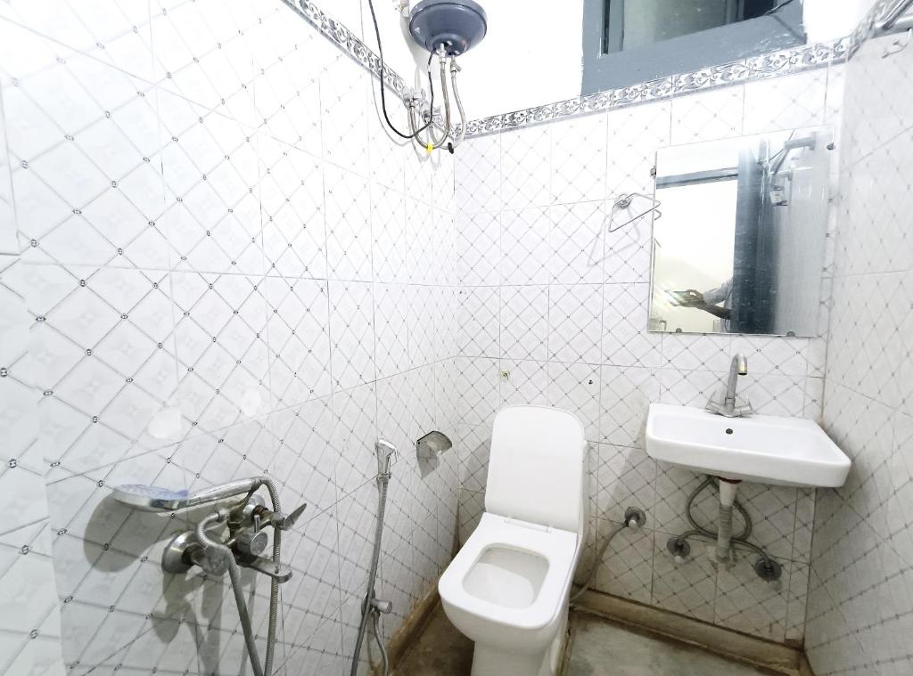 Koupelna v ubytování Hotel Hauz Khas Fort View