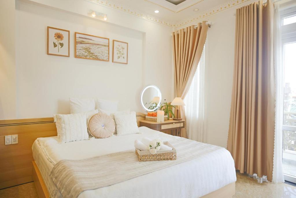 Huong Anh DaLat Palace - King Suite Mit Balkon