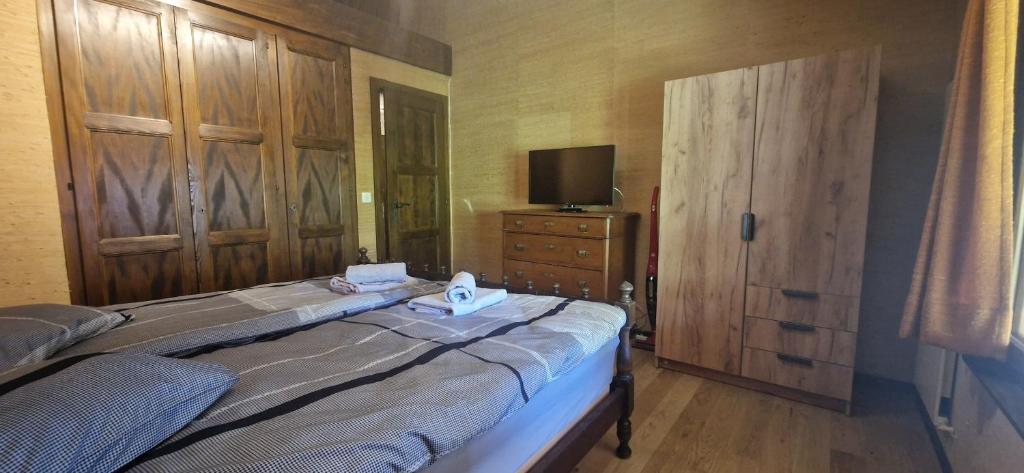 Postel nebo postele na pokoji v ubytování Appartement, vue sur le lac