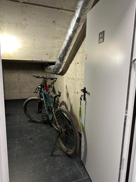 Kras-Resort Apartament 301 i 303 z widokiem na góry, prywatnym jacuzzi na tarasie i sauną - 18