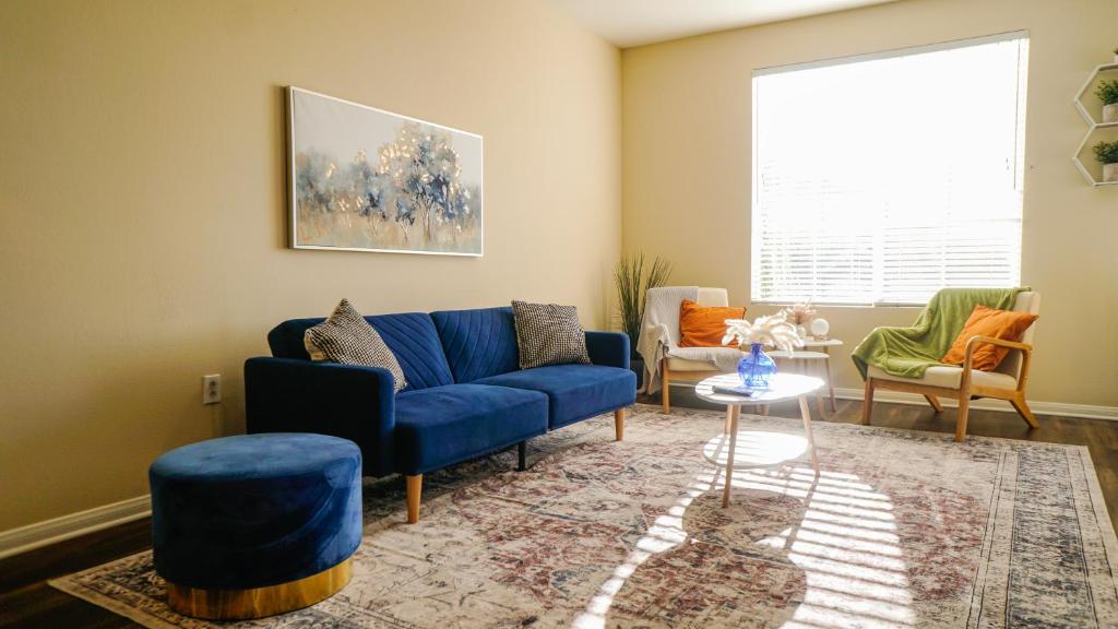 Gallery image of Spacious Two Bedroom Apartment- 10mins to Disneyland in Anaheim