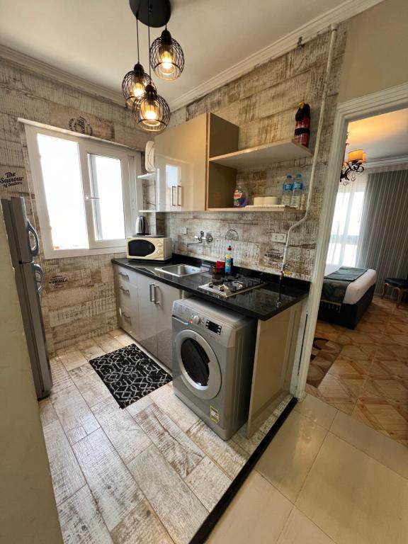 Downtown Sea View Suites - 11