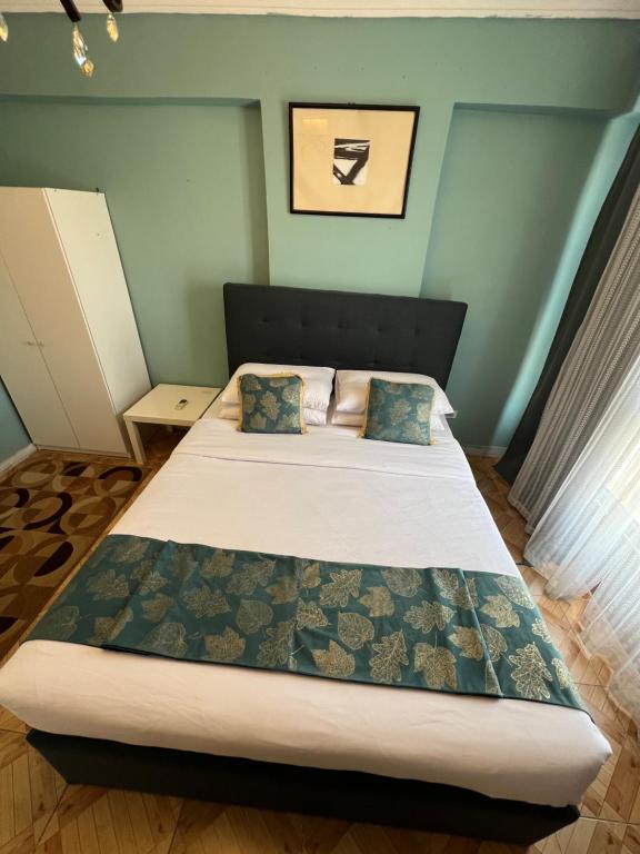 Downtown Sea View Suites - 13