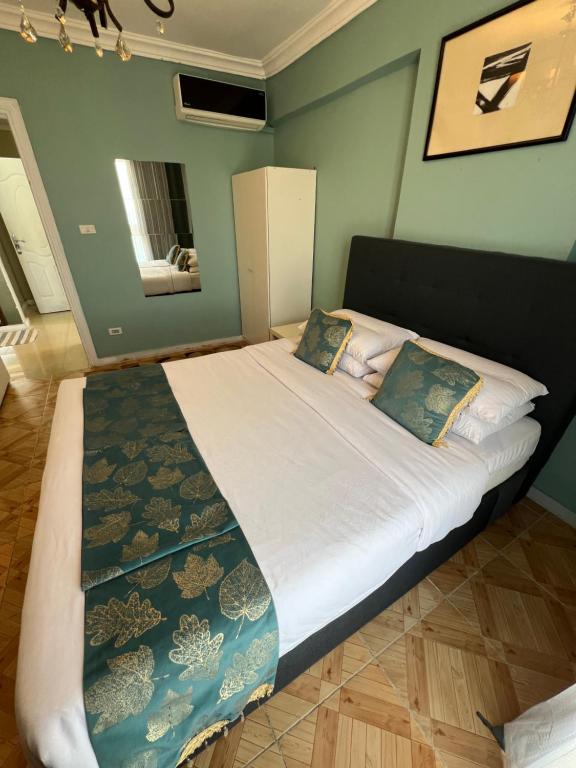 Downtown Sea View Suites - 14