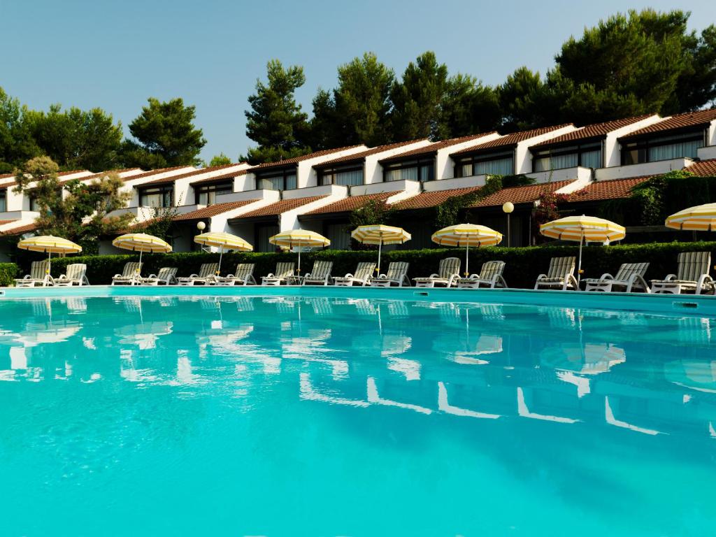 Bazén v ubytování Porto Kaleo Resort nebo v jeho okolí