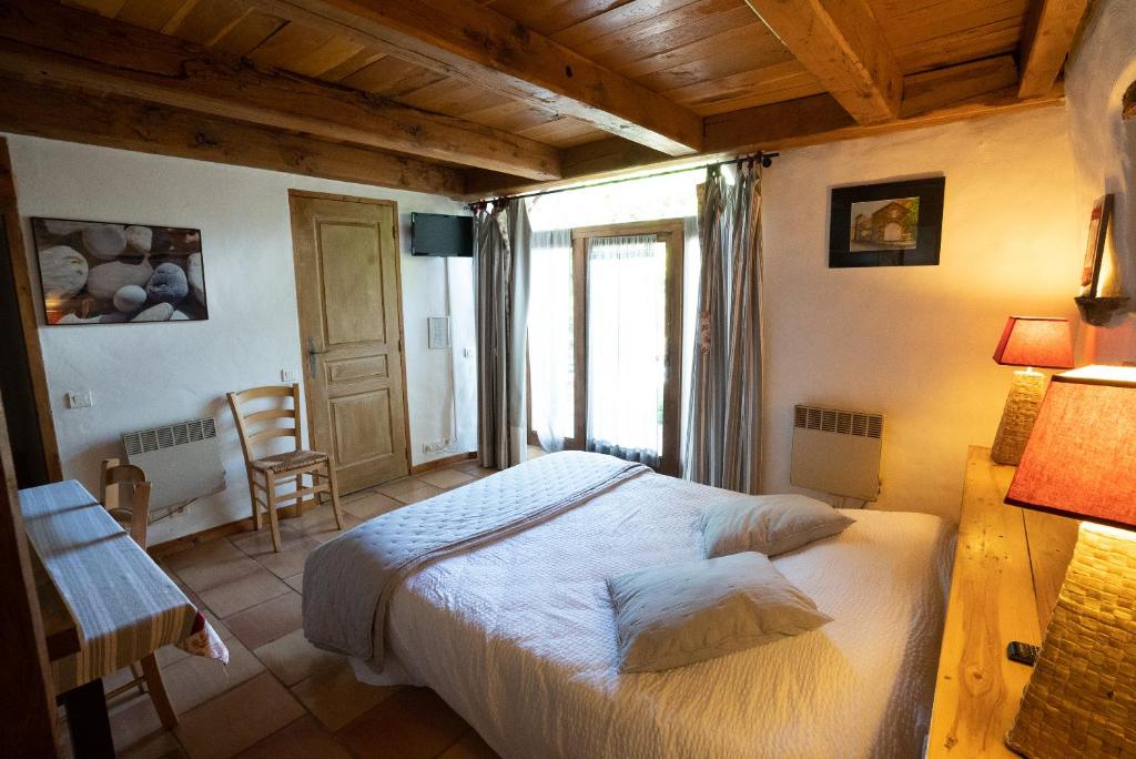 Le Pailler Chambres D'hôtes Restaurant Gîte piscine & spa - Habitación Cuádruple