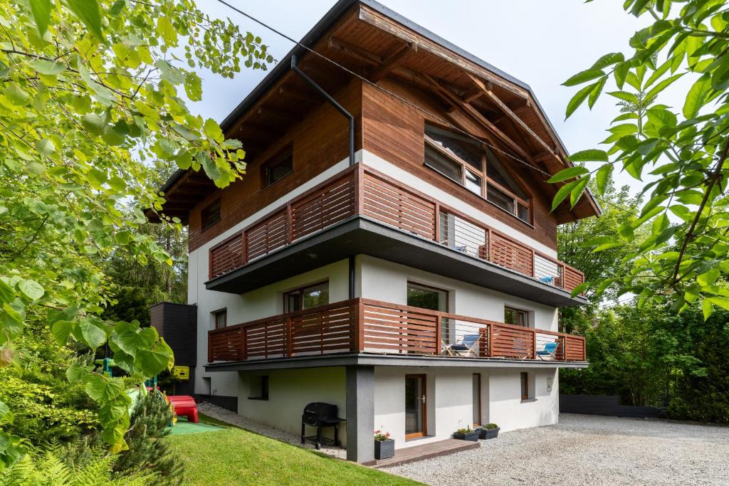 Budova, v ktorej sa apartmán nachádza