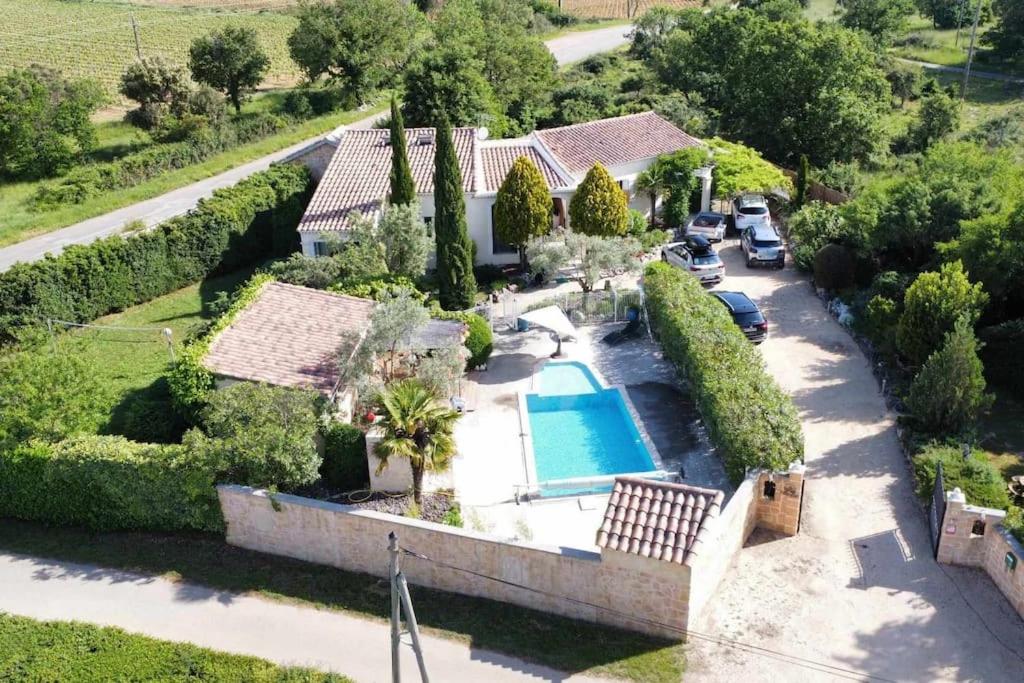 Photo de la galerie de l'établissement Maison de famille 10 personnes avec piscine, à Gras