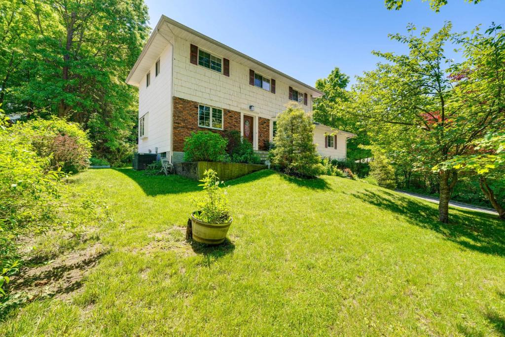 Ossining Vacation Rental Near River, Trails and MTA!, Ossining (updated