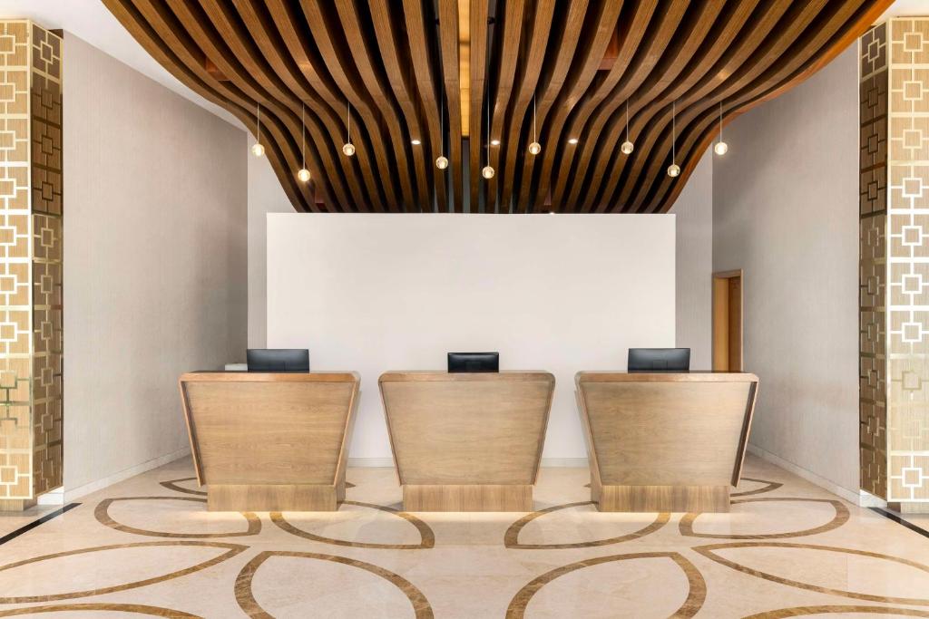 Posezení v ubytování Levatio Suites Muscat, a member of Radisson Individuals