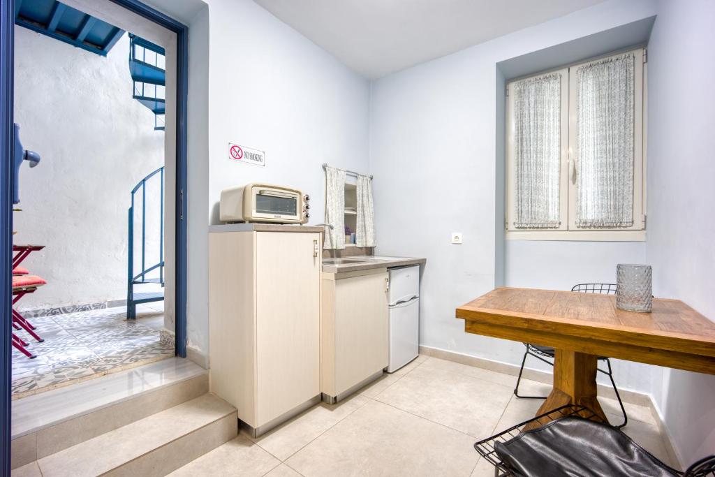 Kuchnia lub aneks kuchenny w obiekcie Bentzi...Boutique Apartment in Pangrati, Superior Suite (2) for 4 guests