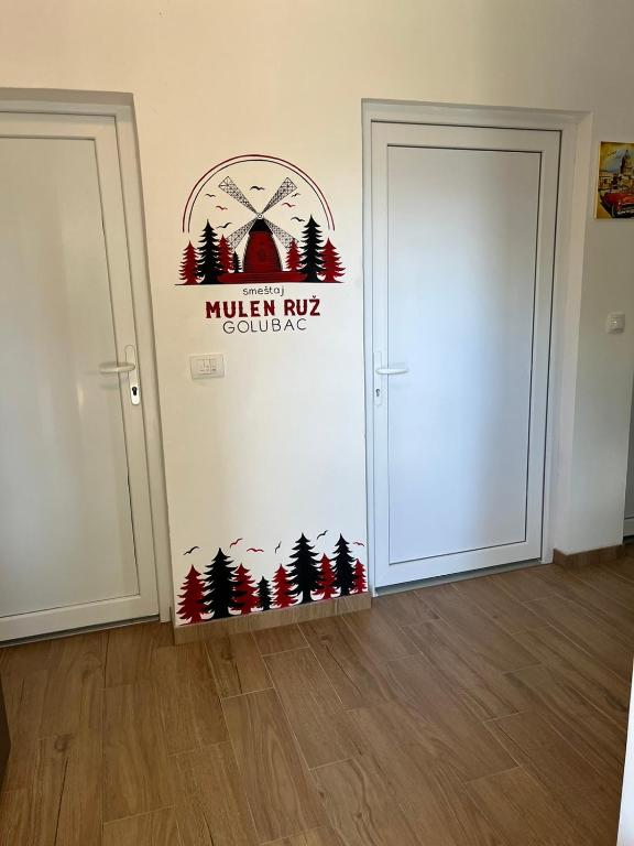 Certifikát, hodnocení, plakát nebo jiný dokument vystavený v ubytování Mulen ruž Simić