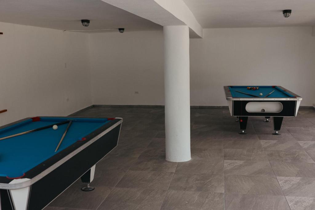 Biliár nebo kulečník v ubytování Villas Boqueyé