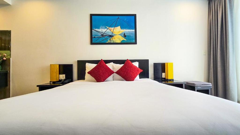 Riverside White House Boutique Hotel - 13