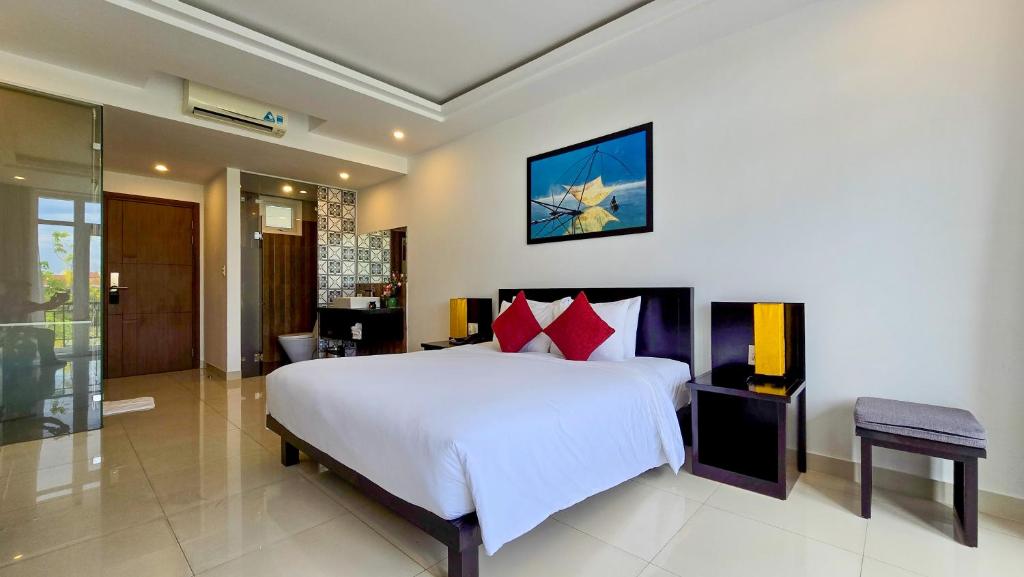 Riverside White House Boutique Hotel - 10