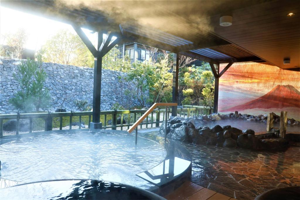 Bazén v ubytování Hotel Morinokaze Hakone Sengokuhara nebo v jeho okolí