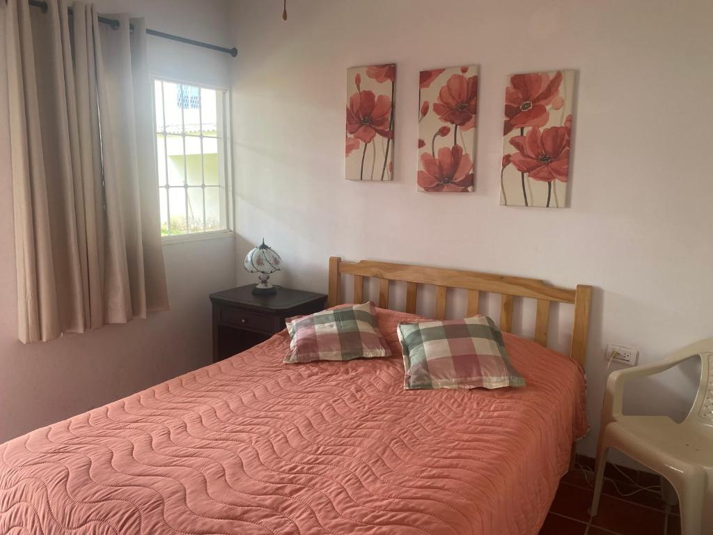 Postel nebo postele na pokoji v ubytování La Casa de Luzma