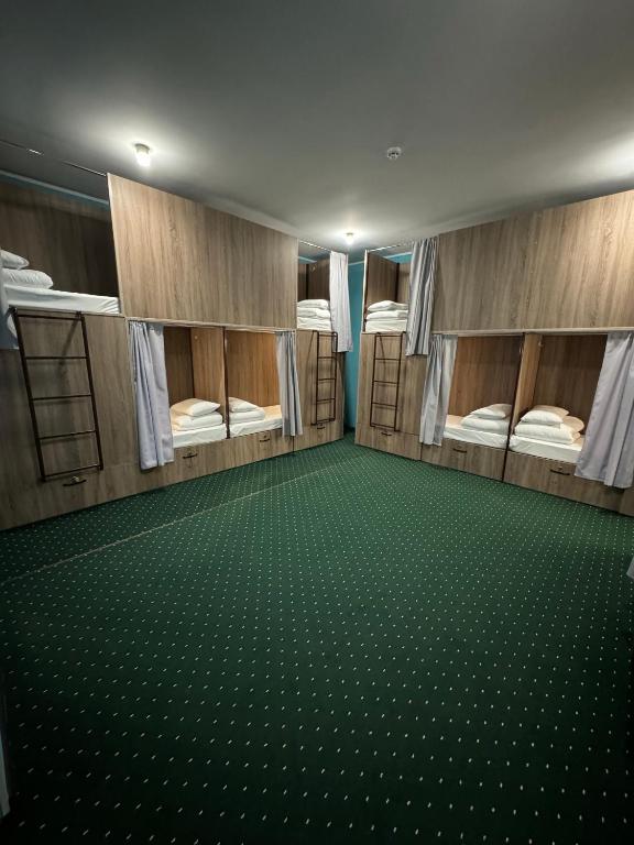 Letto o letti in una camera di All Eyes Hostel