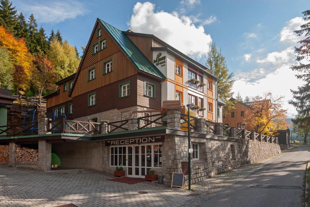 Budova, kde se hotel nachází