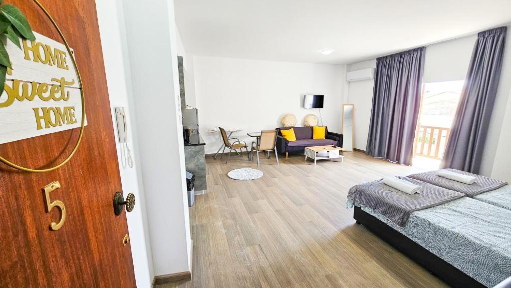 Unique Cozy Studio, 150m from Chabad Lubavitch